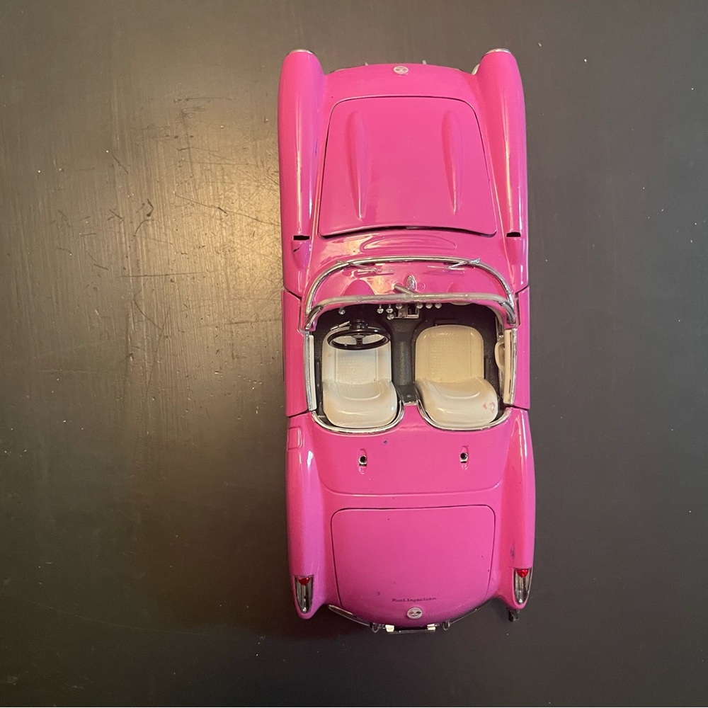 1957 Chevrolet Corvette Pink 1:18 Die Cast Car Maisto - Picture 3 of 12